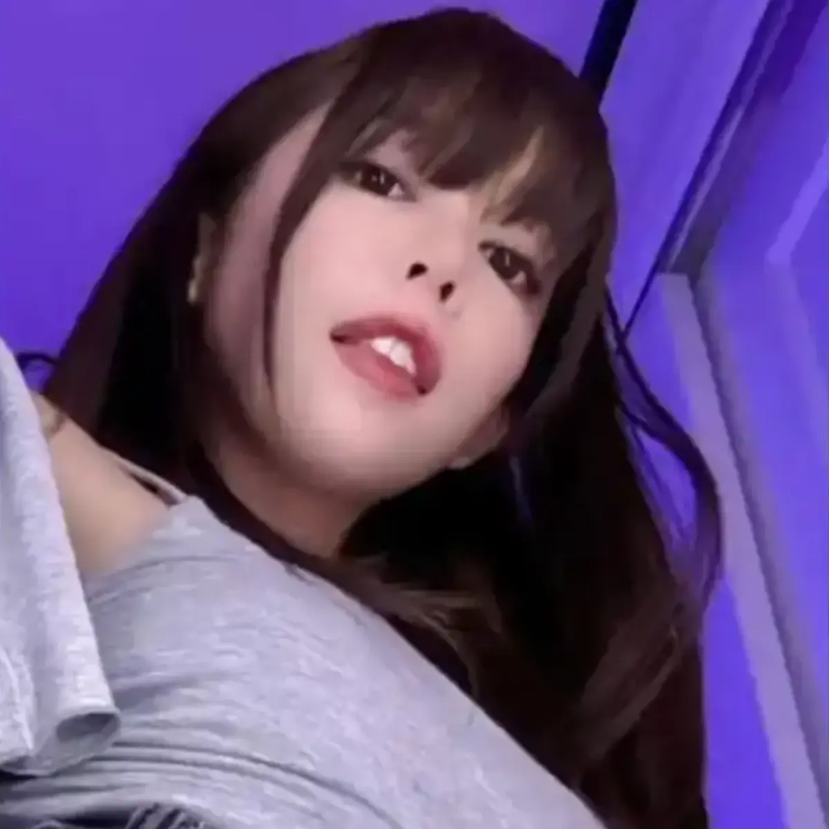 《绯红小猫KittyKum》高清无删减完整版在线观看 - 绯红小猫KittyKum全集1080P蓝光免费播放 - 系列合集资源VS影视