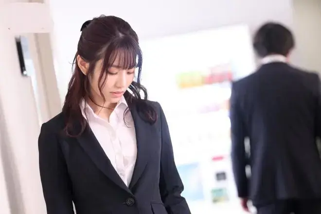 《和部长一起去出差旅》完整版在线观看-日本伦理电影高清未删减中字-出差加班剧情无广告免费播放