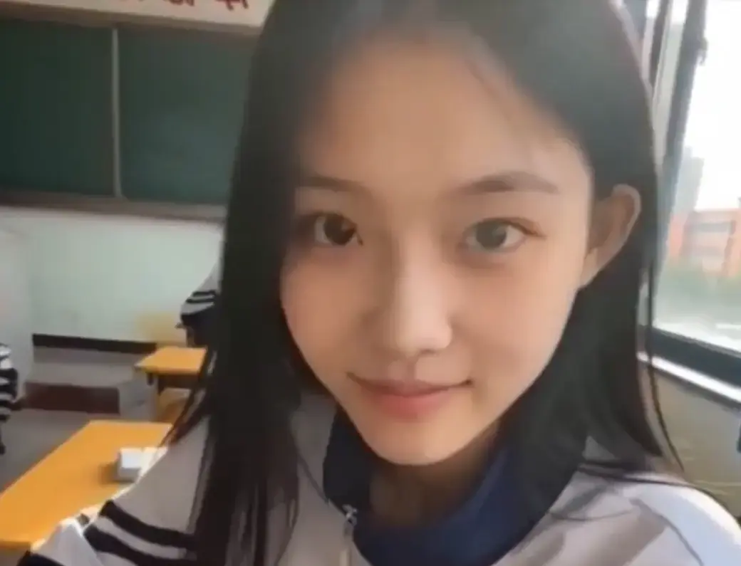 我的十八岁女友无删减版在线播放-4K蓝光画质黄果AI短剧高甜治愈结局太甜-星空影院免费在线观看极速加载